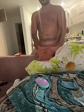 MaeltraJoy live cam on StripChat