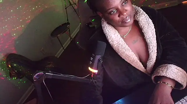 lovelyenigma365 webcam