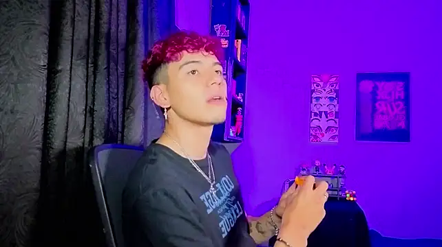 MikeyKuro webcam