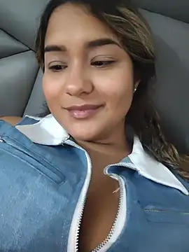 BrendaGirs live cam on StripChat
