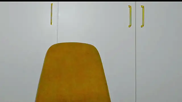 SuriFlirt