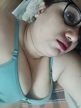 Wildsimmi27 live cam on StripChat