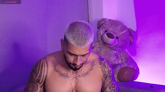 Seth_Vegaa live cam on StripChat