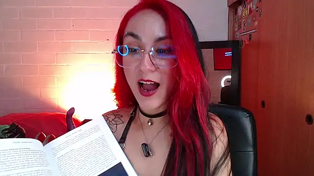 Amy66 live cam on StripChat