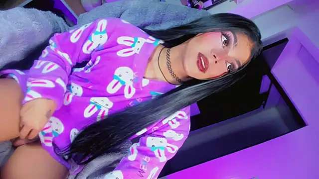 dark_kitty_xxx live cam on StripChat