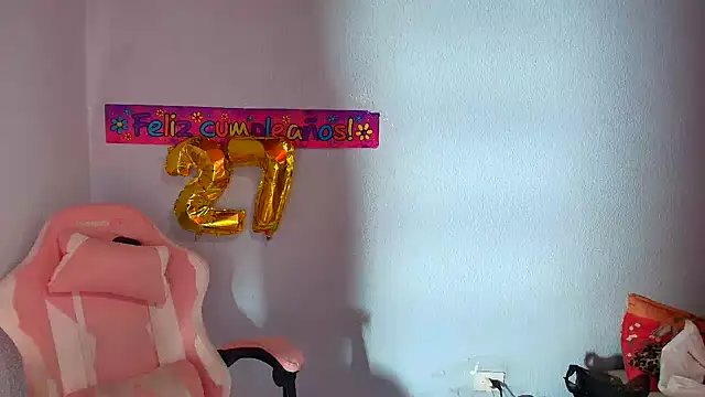 barbara_anal_squirt_ live cam on StripChat