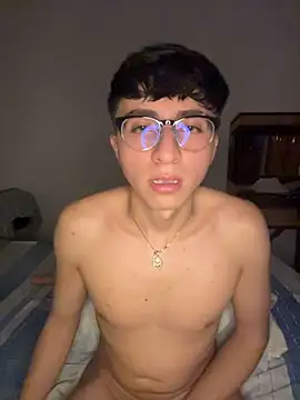 CamiRojas_boy live cam on StripChat