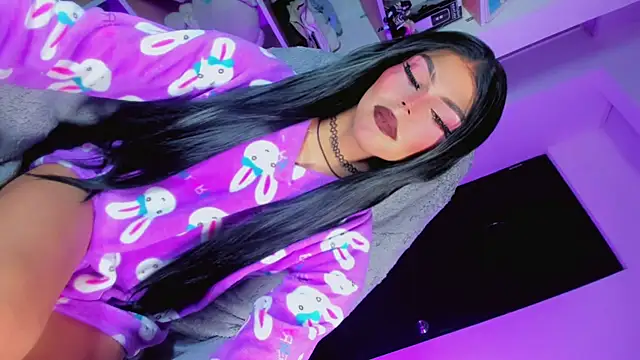 dark_kitty_xxx live sex cam