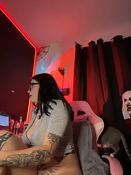 Show de webcam ao vivo com Draculona-666 - Brinquedos Lovense interativos disponíveis
