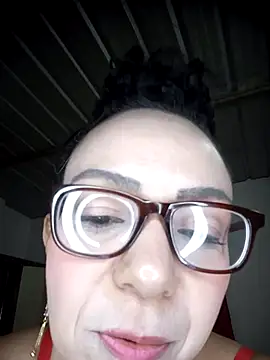 CrissDessire live cam on StripChat
