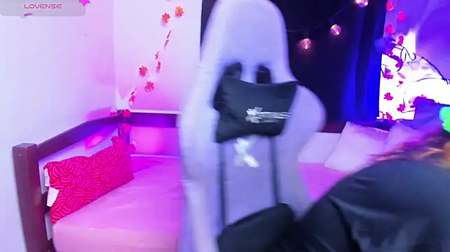 Juless_x webcam stripchat model stream image