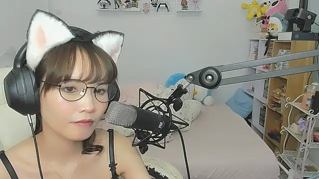 NeKo-nEk0-niI live cam on StripChat