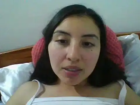 _Romilly_ live cam on StripChat