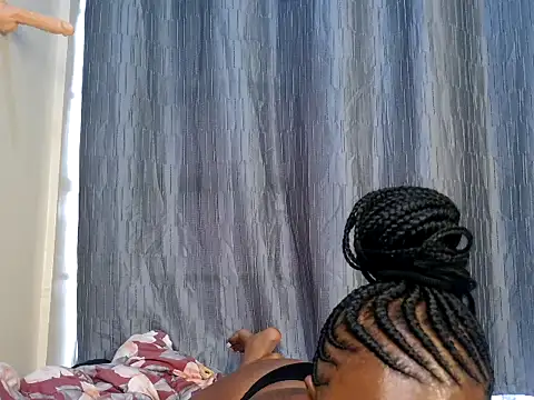 Sexybrii_ live cam on StripChat