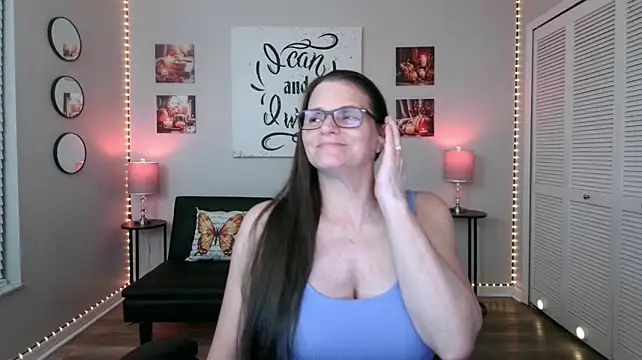 ClassySamantha live cam on StripChat