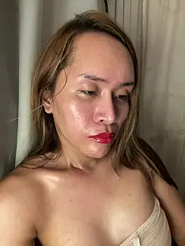 RomanticPearlTS live cam on StripChat