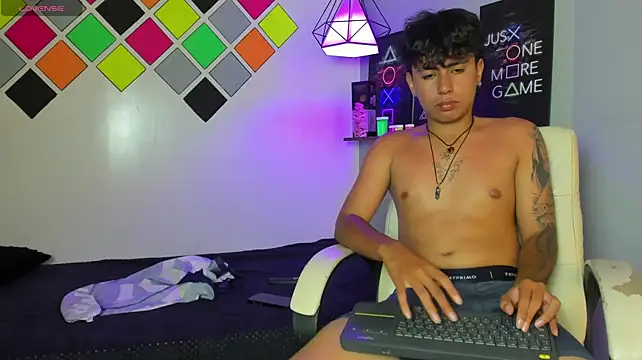 Jonnie-rodriguez live cam on StripChat
