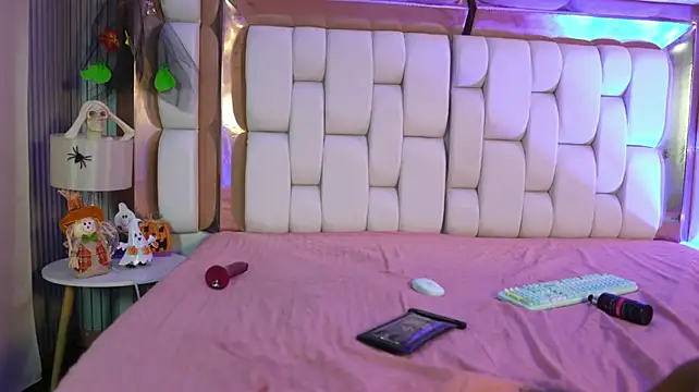 kinkylittlegirll