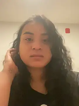 SoakedUpKitty- live cam on StripChat