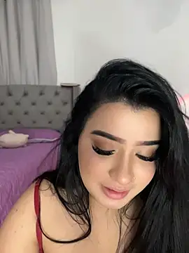 Aliciaa_white