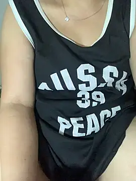 dgggg12345 live cam on StripChat