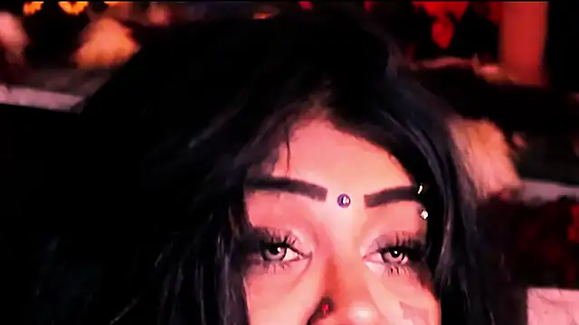 indian_dreamgirl webcam