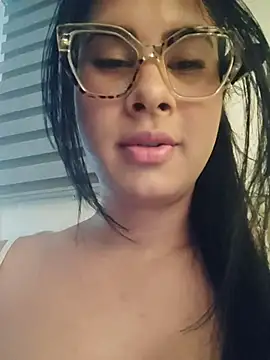 Rashell-Zepol live cam on StripChat