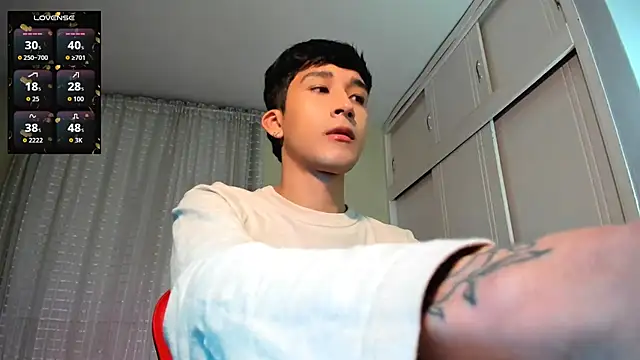 tom_Howard live cam on StripChat