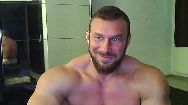 muscularkevin live cam on StripChat