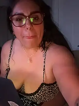 FantasticAppraisal83 live cam preview