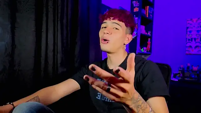 MikeyKuro webcam