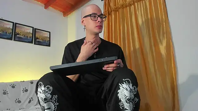 Vlad__night live cam on StripChat
