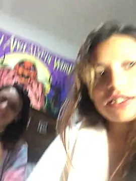 3littles live cam on StripChat
