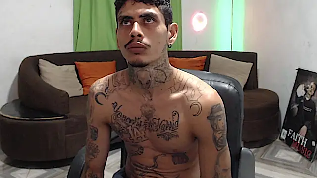 alpha_zom