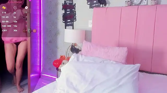 Vanessa_Toro