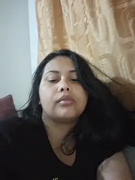 Alessandraa- webcam stripchat model stream image