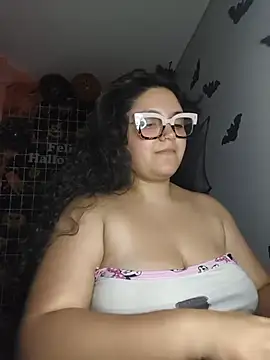 JuliSweet webcam stripchat model stream image
