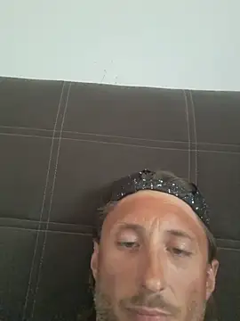Jimmy89999 live cam on StripChat