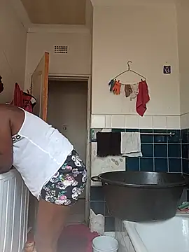 sluttylaura21