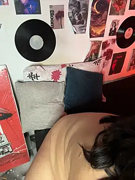 Roxana_rox live cam on StripChat