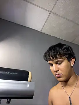Leo_Savage_ live cam on StripChat