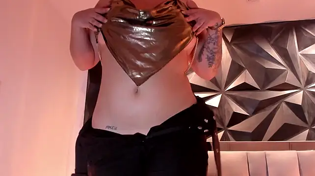 megan_whitee__