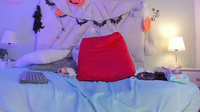 Eva-Millss live cam preview