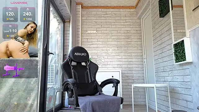 Megan_Ros