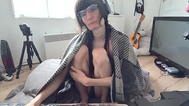 CeriseLapine live cam on StripChat
