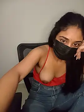 Virgin_girlsss live cam on StripChat