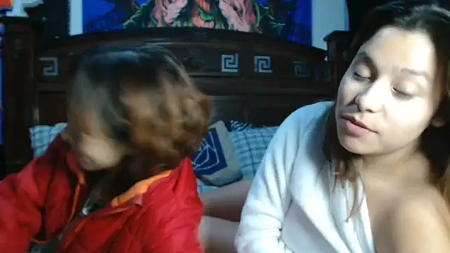 3littles live cam on StripChat