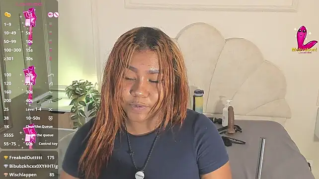Candaceoweens live cam on StripChat