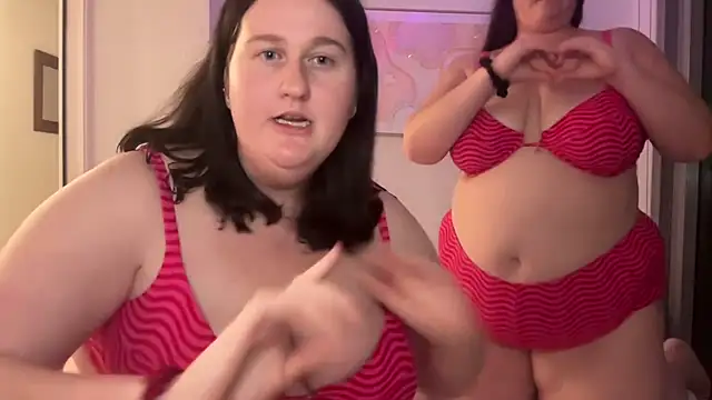 xopeachybaby live cam on StripChat