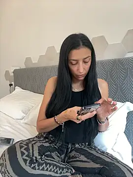 anamaria04 live cam on StripChat